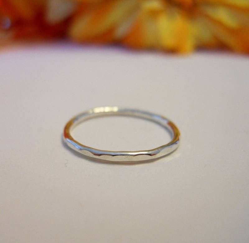 Stacking Ring Gehämmert, Massives Sterling Silber von StreetBauble