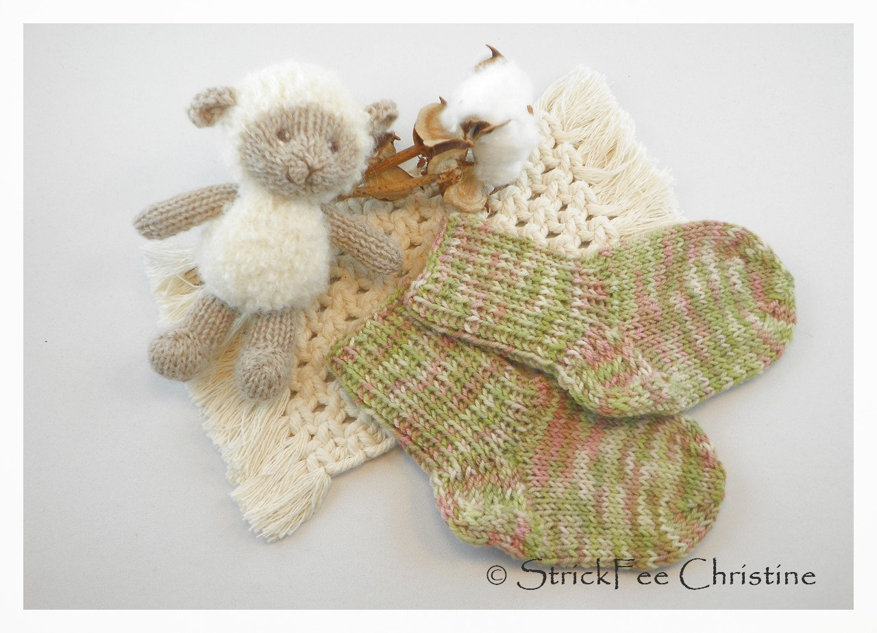 100 % Pflanzengefärbte Wolle | Merino Weich Gestrickte Babysöckchen 9 cm, Wollsöckchen, Stricksocken, Geschenk Zur Geburt, Erstlingsocken 100 % Pflanzengefärbte Wolle | Merino Weich Gestrickte Babysöckchen 9 cm, Wollsöckchen, Stricksocken, Geschenk Zur Geburt, Erstlingsocken von StrickFeeChristine