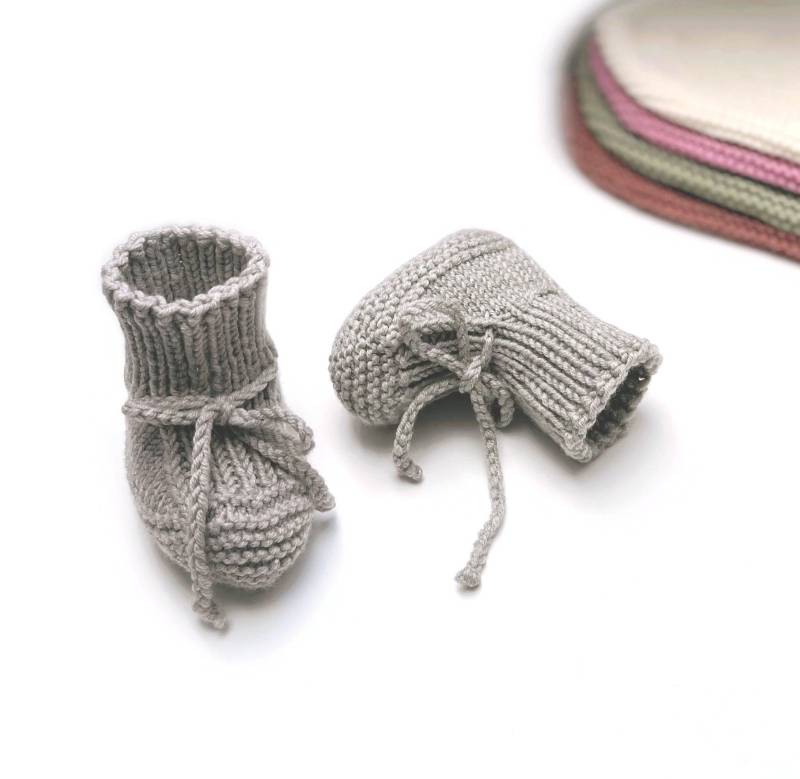 Babyschuhe Gestrickt Gr. 16/0-3 Monate, 17/3-6 Babyboots, Babysocken, Merinowolle Babyschuhe Gestrickt Gr. 16/0-3 Monate, 17/3-6 Babyboots, Babysocken, Merinowolle von StrickLaune