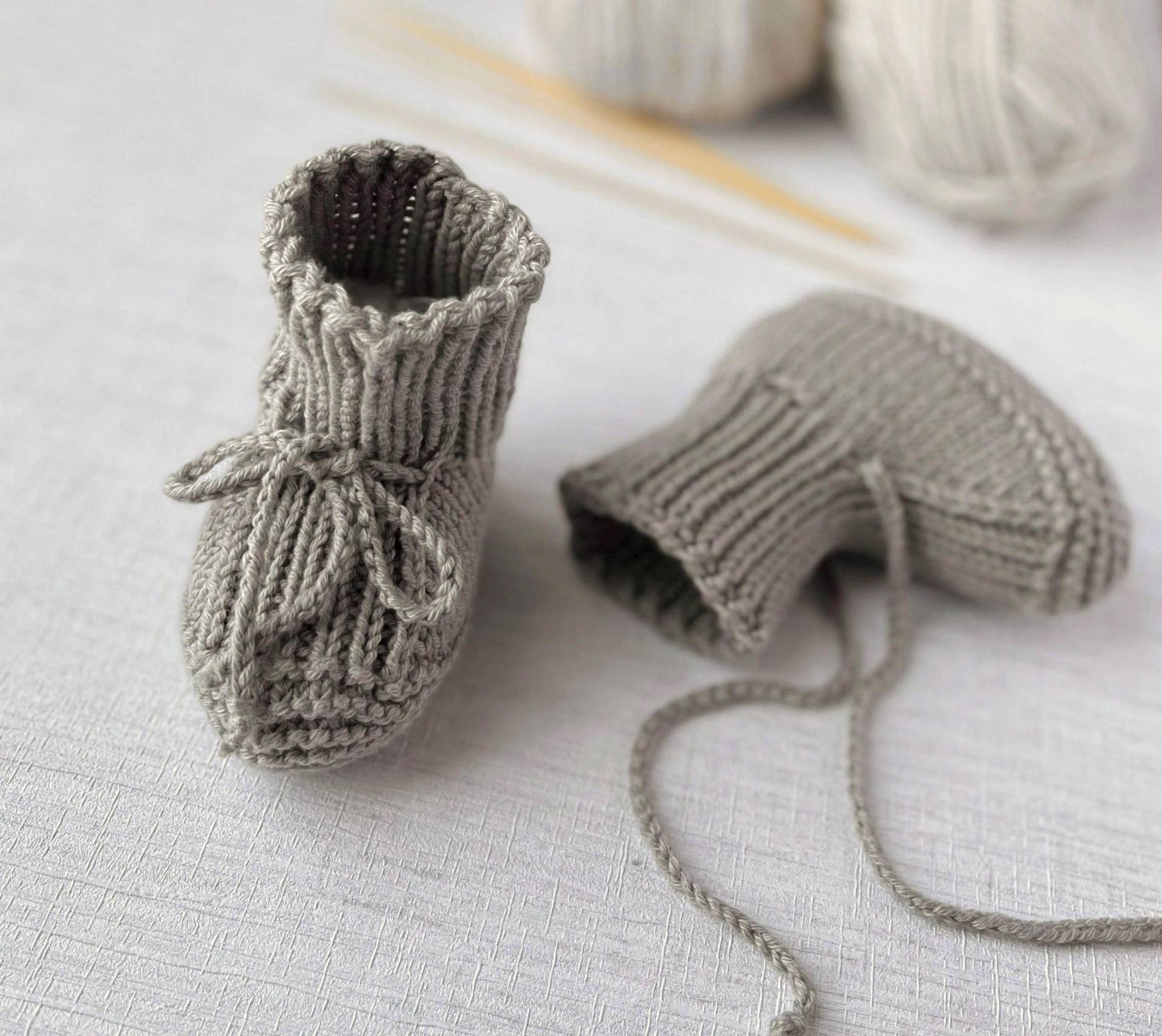 Babyschuhe Gestrickt Gr. 16, 1 - 3 Monate, Babyboots, Babysocken von StrickLaune