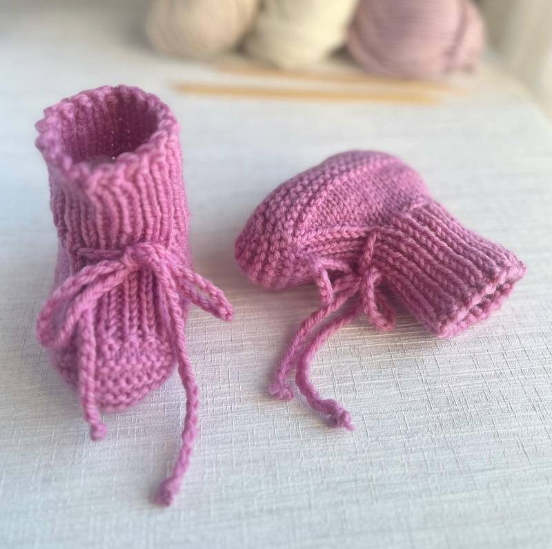 Babyschuhe Gestrickt Schurwolle, Gr. 18, 6 - 9 Monate, Babyboots, Babysocken Babyschuhe Gestrickt Schurwolle, Gr. 18, 6 - 9 Monate, Babyboots, Babysocken von StrickLaune