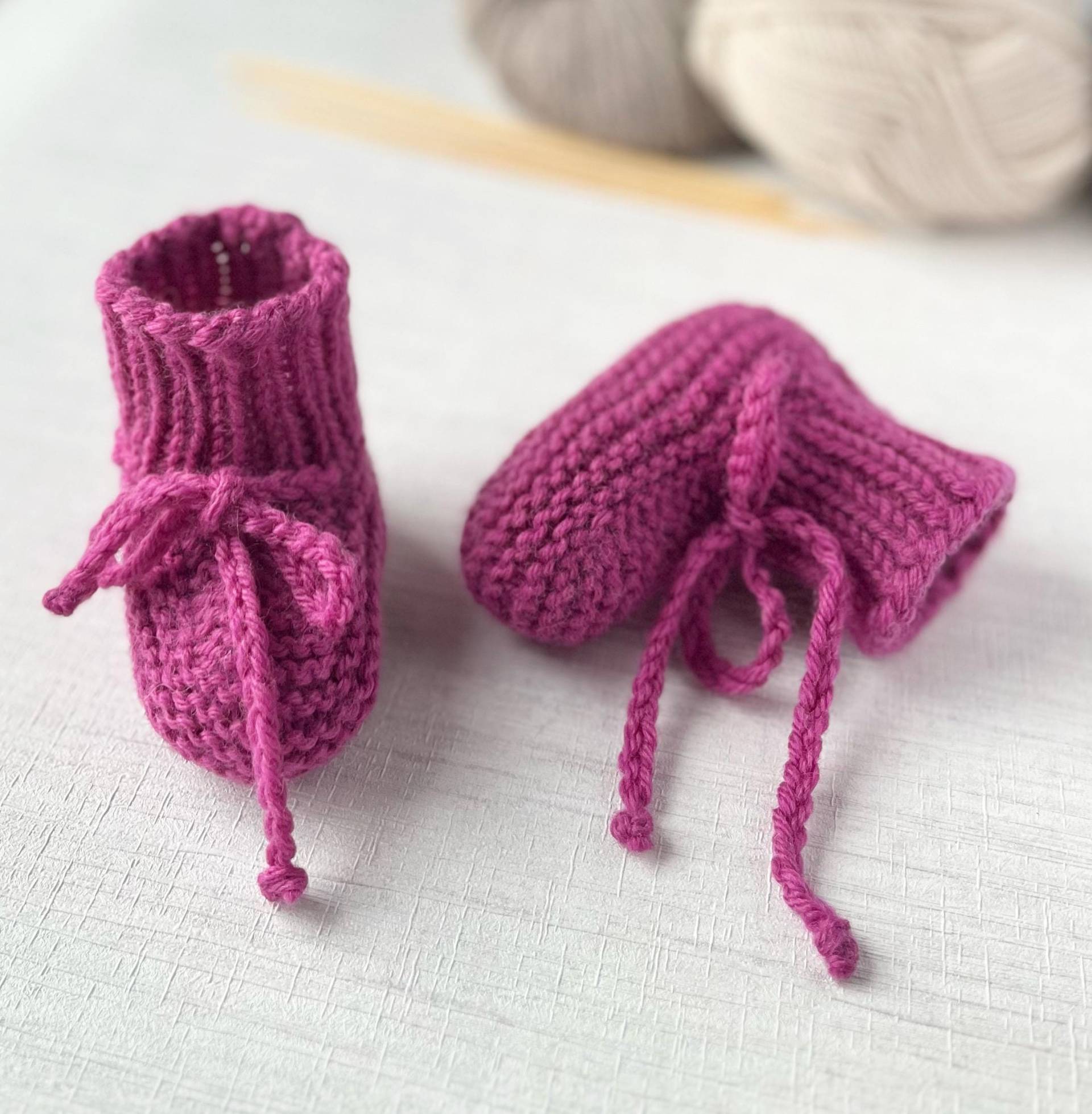 Babyschuhe Gestrickt Wolle, Gr. 16, 0 - 3 Monate, Babyboots, Babysocken von StrickLaune