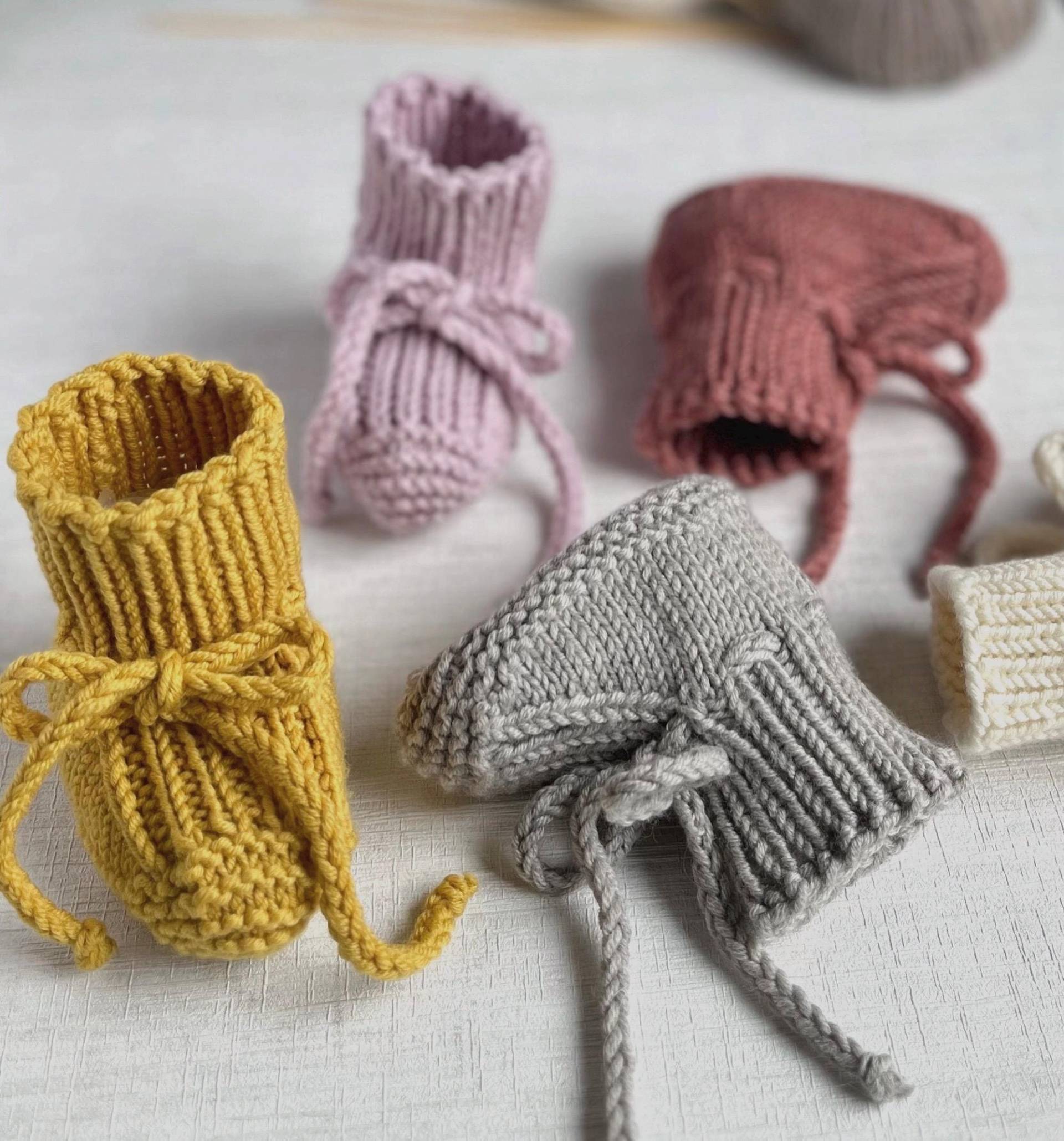 Babyschuhe Merinowolle, Babyboots, Gestrickte Babysocken von StrickLaune