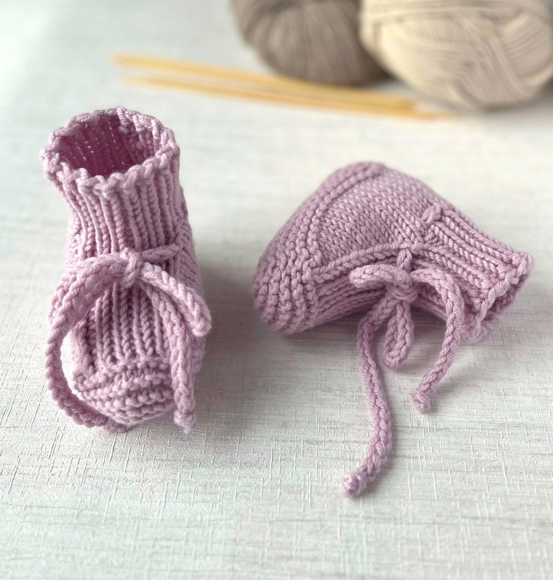 Babyschuhe Merinowolle Gr. 16, 0 - 3 Monate, Babyboots, Babysocken von StrickLaune