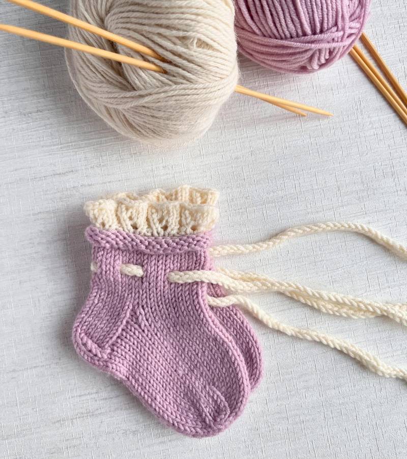 Babysocken Merinowolle Gr. 16/17, 2 - 4 Monate, Babyboots, Babysocken, Babyschuhe Gestrickt Babysocken Merinowolle Gr. 16/17, 2 - 4 Monate, Babyboots, Babysocken, Babyschuhe Gestrickt von StrickLaune