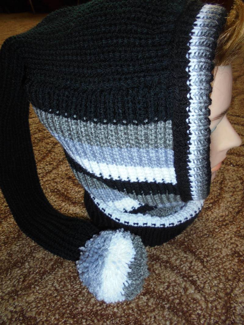 Schlupfmütze Für Erwachsene Mit Langer Bommel "Schwarz, Grautöne, Weiß" Schlupfmütze Für Erwachsene Mit Langer Bommel "Schwarz, Grautöne, Weiß" von Strickbiene59