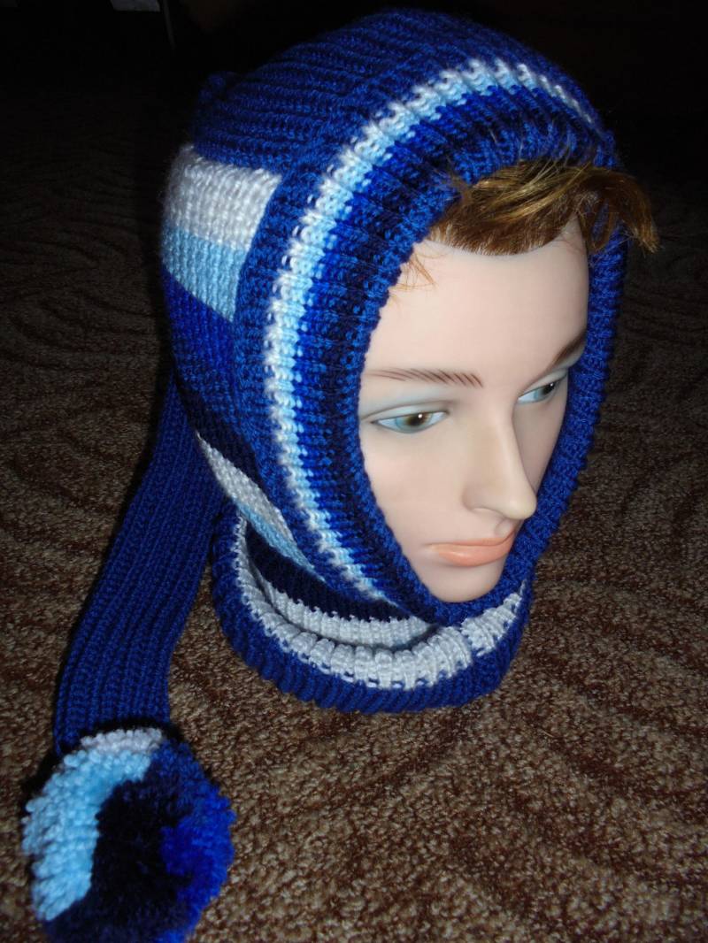 Schlupfmütze Mit Langer Bommel Für Erwachsene "Blau Und Blautöne" von Strickbiene59