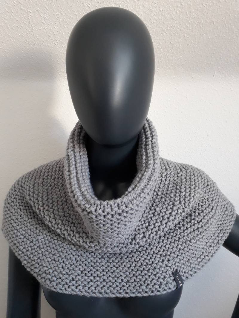 Schulterwärmer Ivet Sylt | Grau von Strickeninthecity