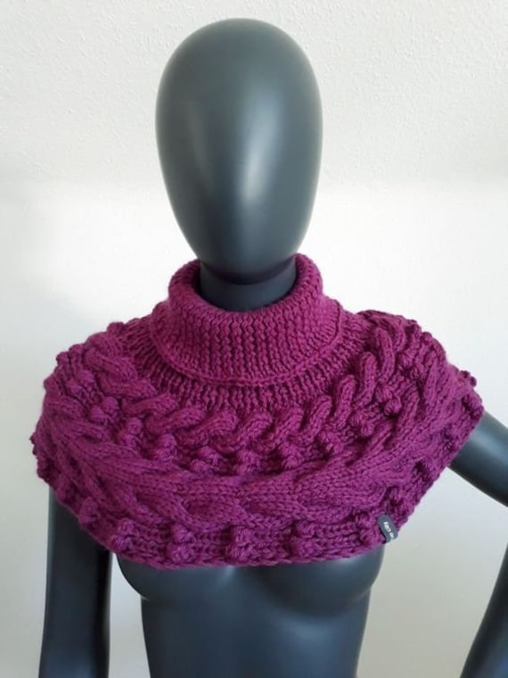 Schulterwärmer Megan Ii | Fuchsia von Strickeninthecity