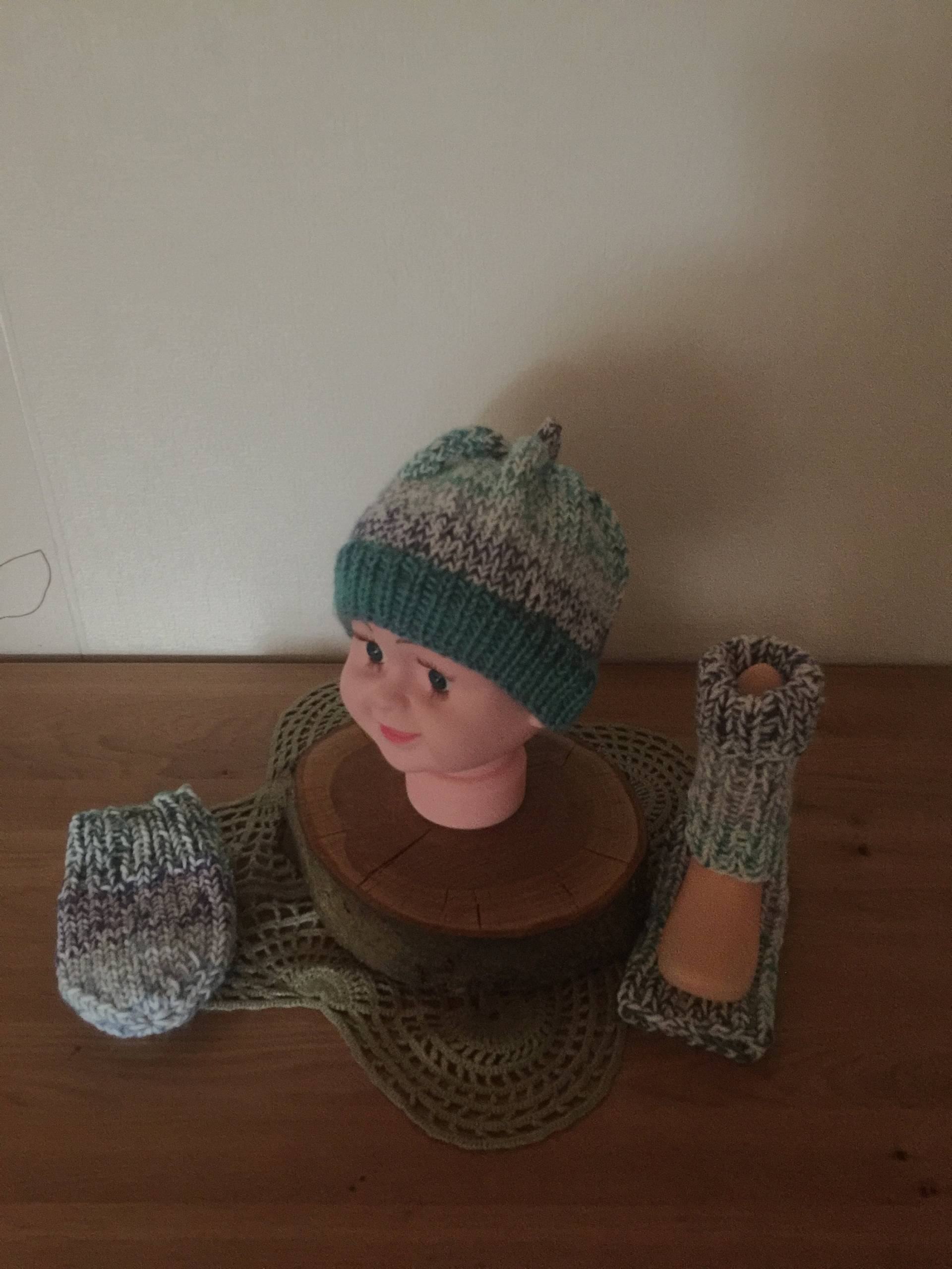 Babyset Mütze , Stulpen Und Handschuhe von StrickfeeShop