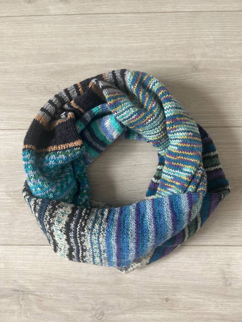Loop Schal Strickschal Aus Sockenwolle Gestrickt von Strickfinchen