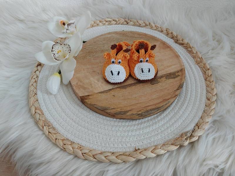 Babyschuhe | Turnschuhe Für Baby Erstlingsschuhe Schuhe Mit Tiermotiv Newborn Ostern Babyshower Babygeschenk von StrickkunstByHirsch