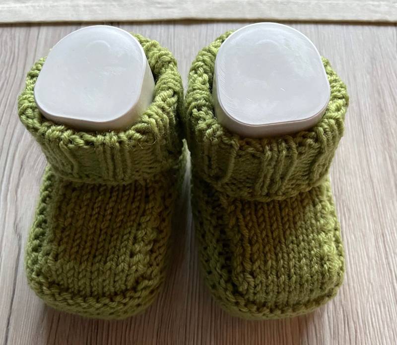 Baby - Schuhe Gr. 50/56 Handgestrickt von Stricklieschen2008