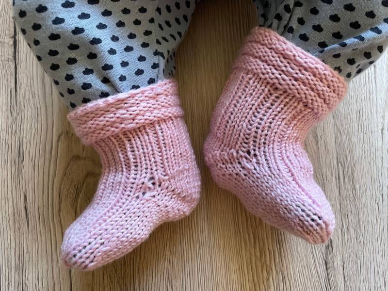 Babysocken - Handgestrickt von Stricklieschen2008