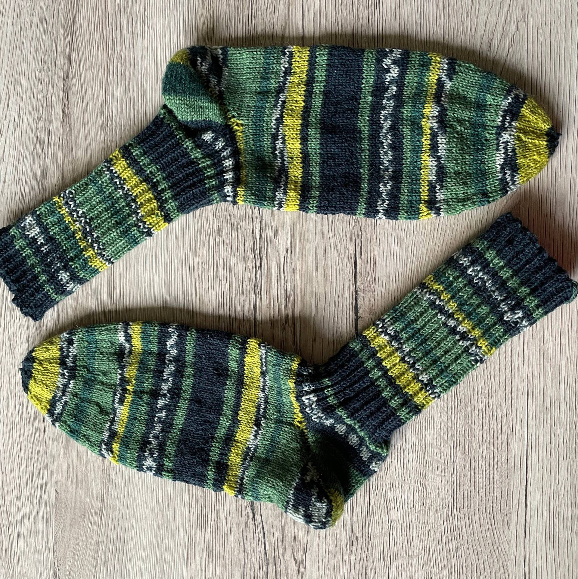 Handgestrickte Socken Gr. 44/45 von Stricklieschen2008