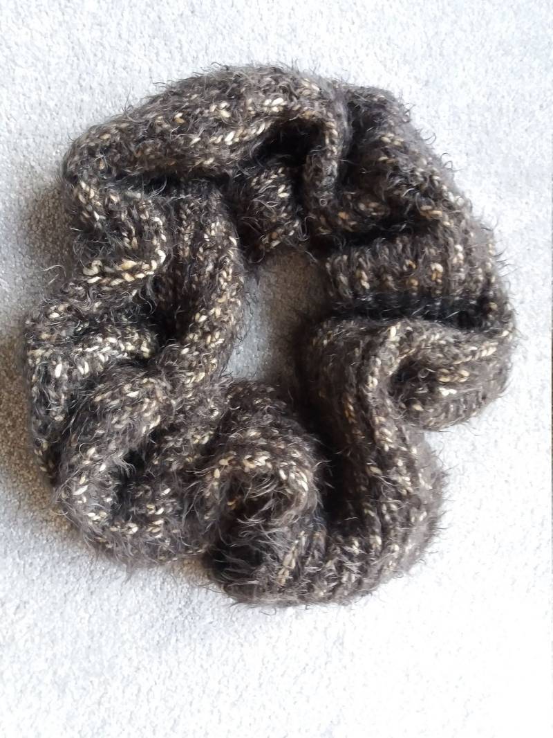 Loop/Schlauchschal Für Damen, Handgestrickt, Braun Mit Etwas Beige Meliert von StricklieselMarlies