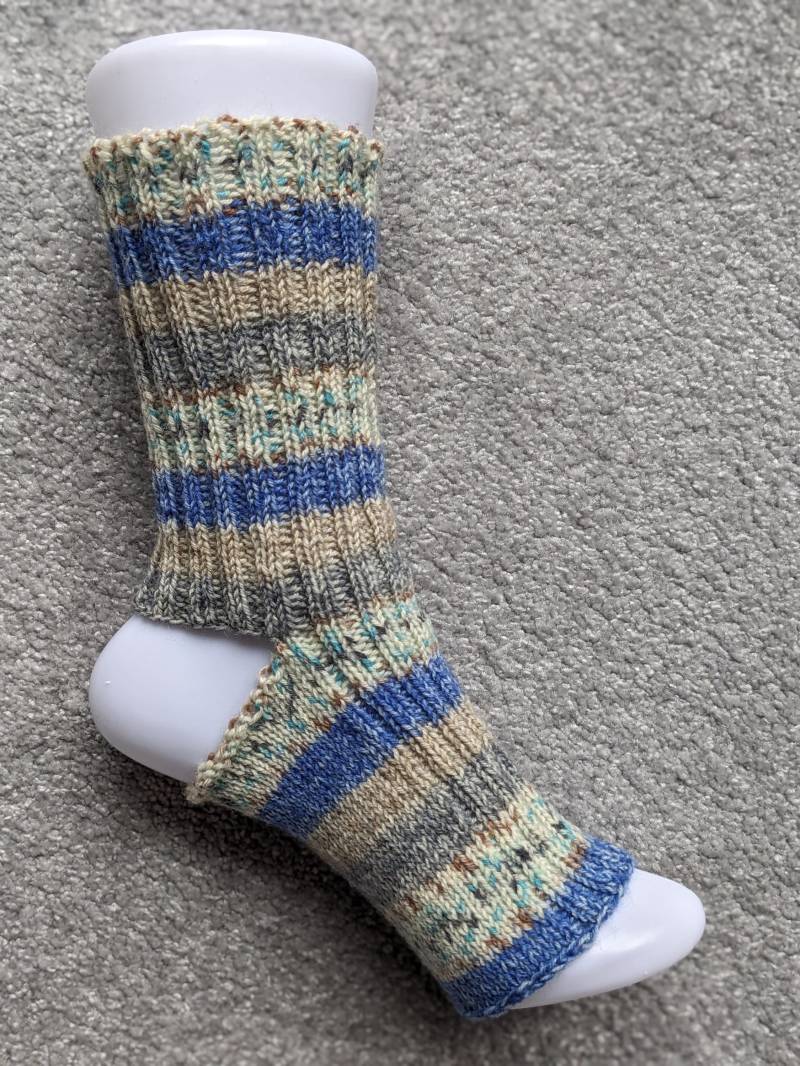 Yoga-, Pilates-, Sportsocken Handgestrickt von StricklieselMarlies