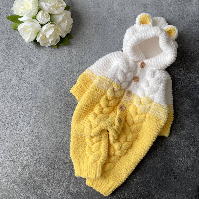 Gestrickter Baby Overall | Handgemacht Gelb Weiß Neugeborenes Geschenk Zur Geburt Strampler Gestrickter Baby Overall | Handgemacht Gelb Weiß Neugeborenes Geschenk Zur Geburt Strampler von Strickmaeuschen