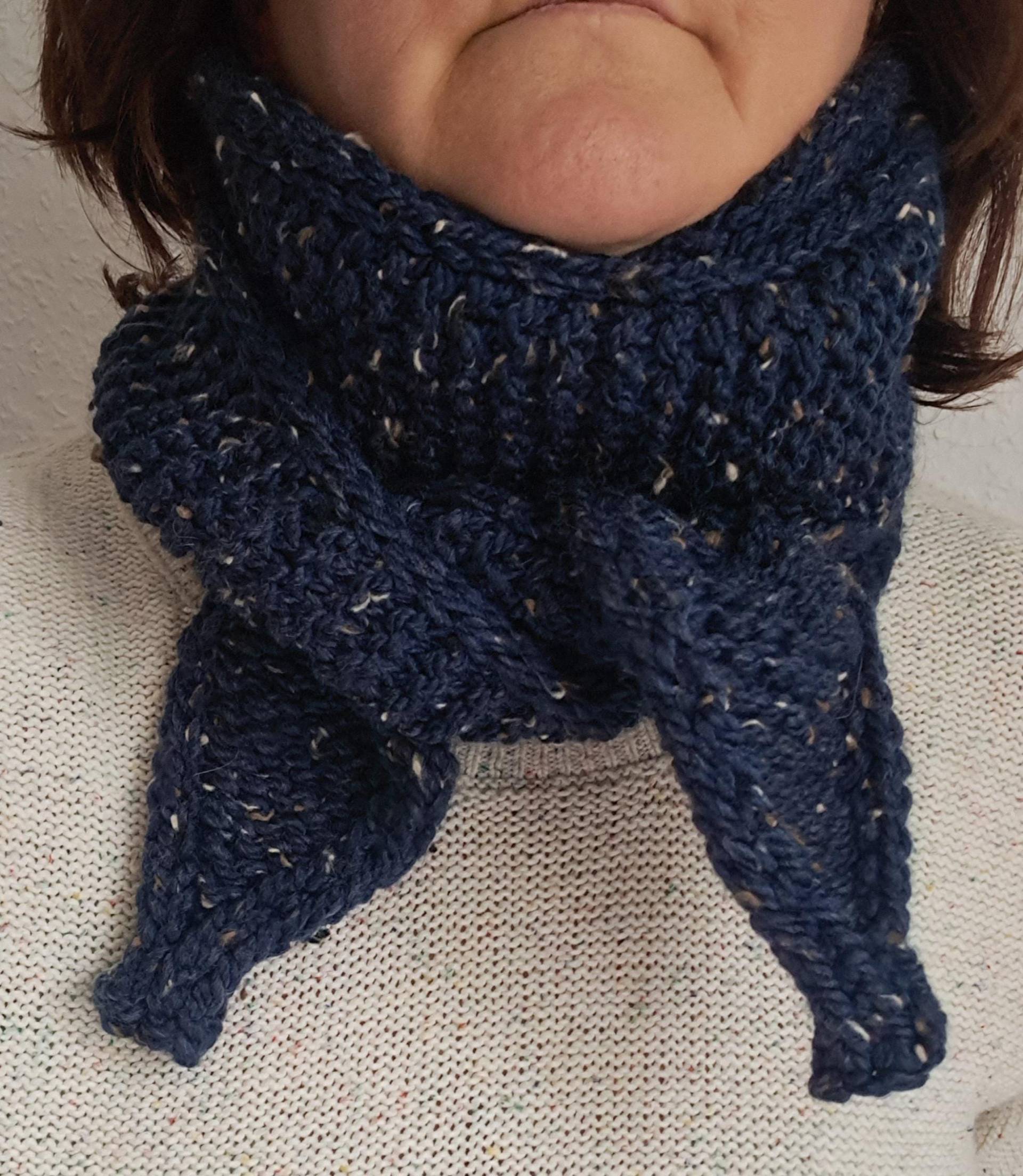 Handgestricktes Halstuch Sophie Schal Scarf Shawl Geschenkidee Damen Unikat von Strickmariechen