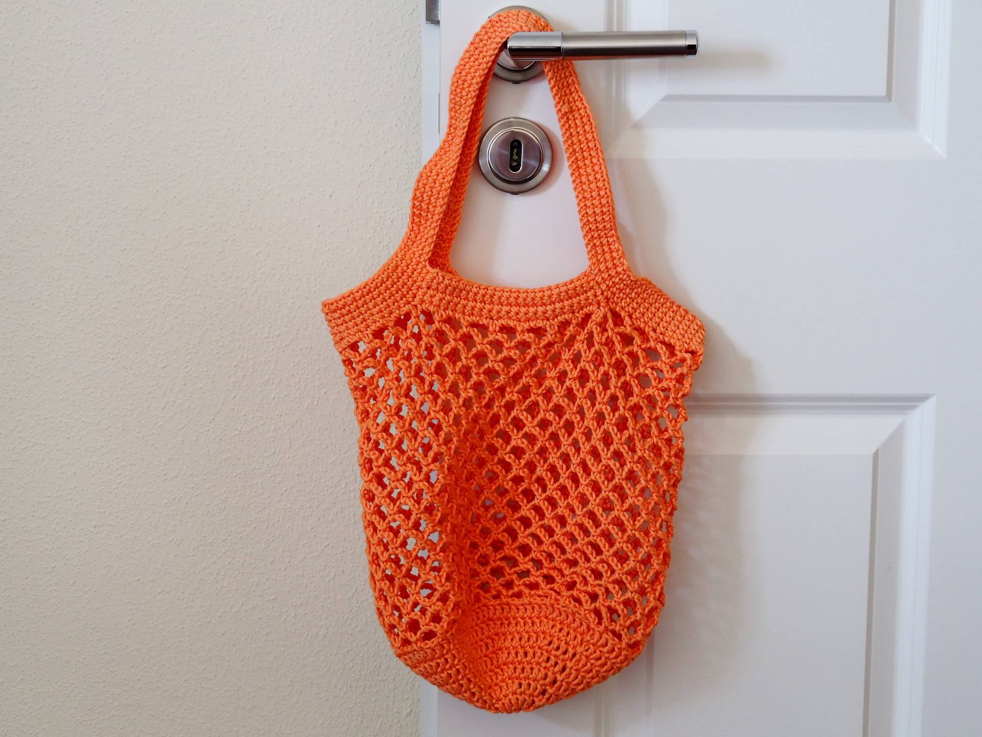 Häkeltasche Einkaufstasche Einkaufsnetz in Apricot Aus Hochwertiger Baumwolle Mit Schulterriemen Gehäkelt von Stricksach