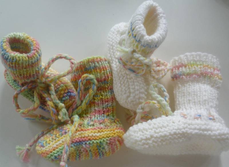 Mit Liebe Handgestrickte Baby-strickschuhe von StrickschuhZauberfee