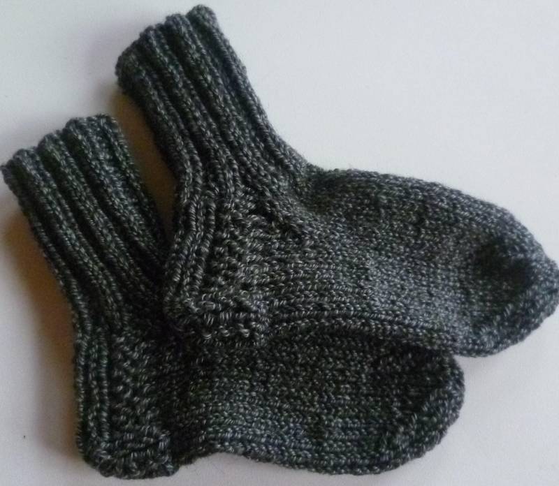 Mit Liebe Handgestrickte Baby-stricksocken Mit Einer Sohlenlänge Von Ca. 10, 5 cm von StrickschuhZauberfee