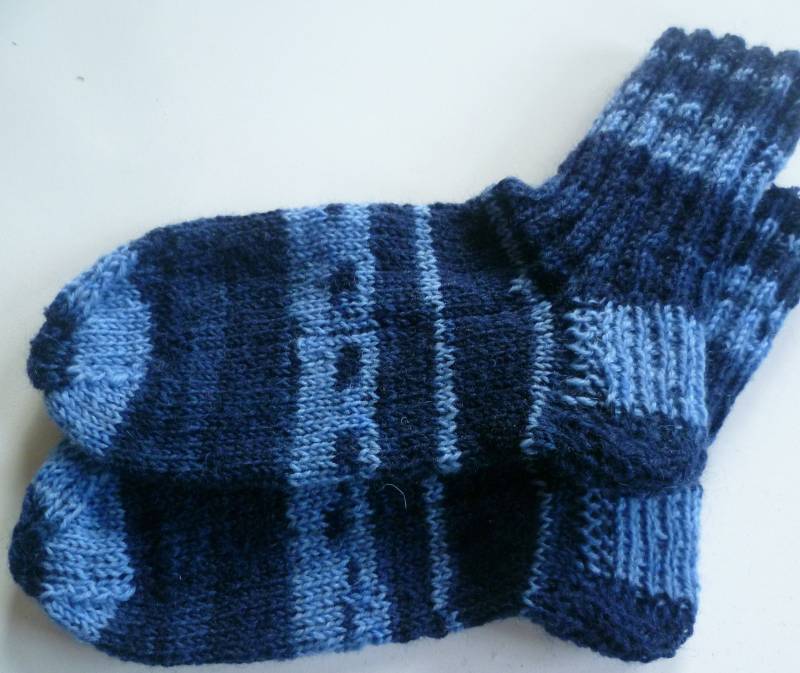 Mit Liebe Handgestrickte Baby-stricksocken von StrickschuhZauberfee