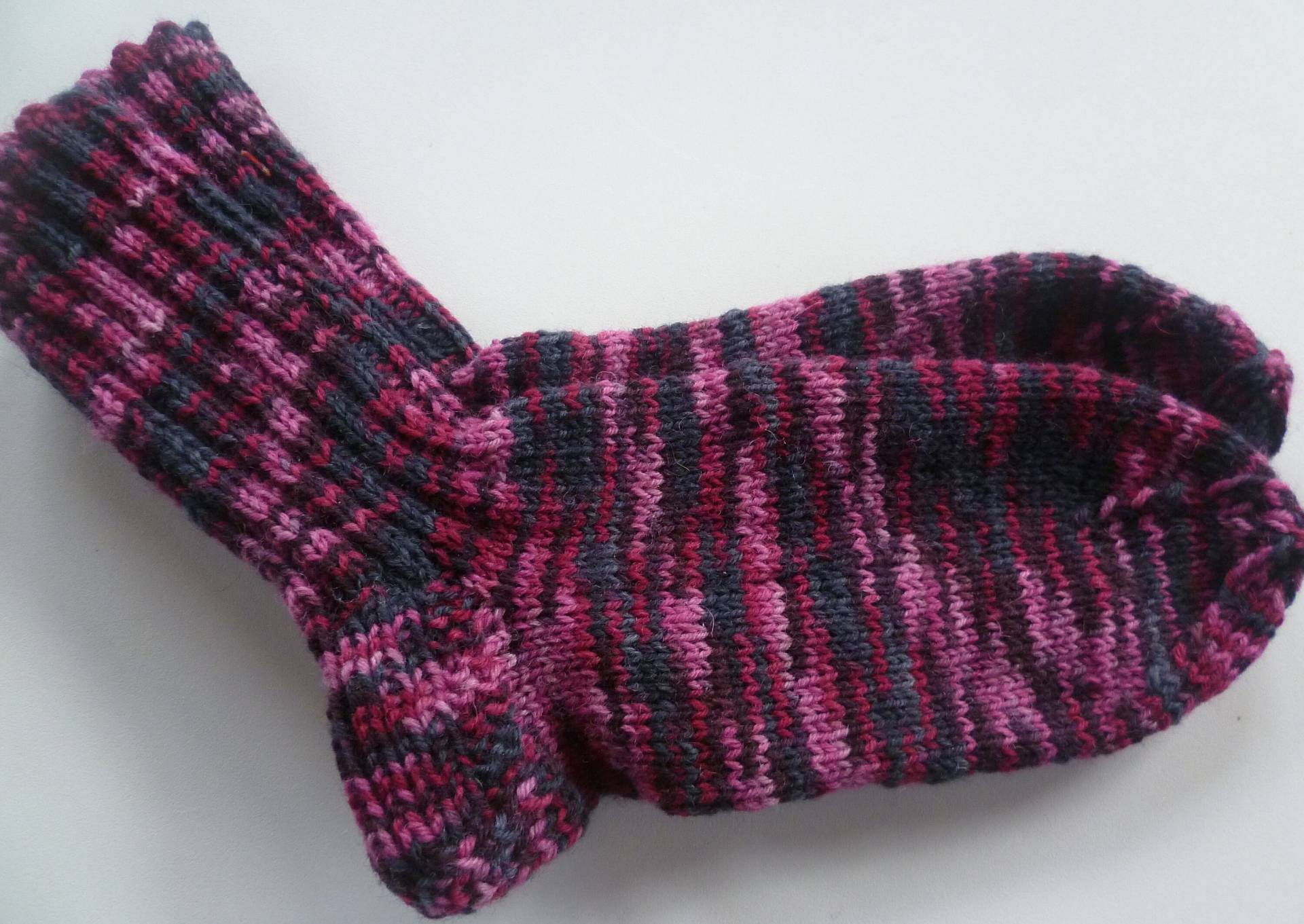 Mit Liebe Handgestrickte Baby-stricksocken Mit Liebe Handgestrickte Baby-stricksocken von StrickschuhZauberfee
