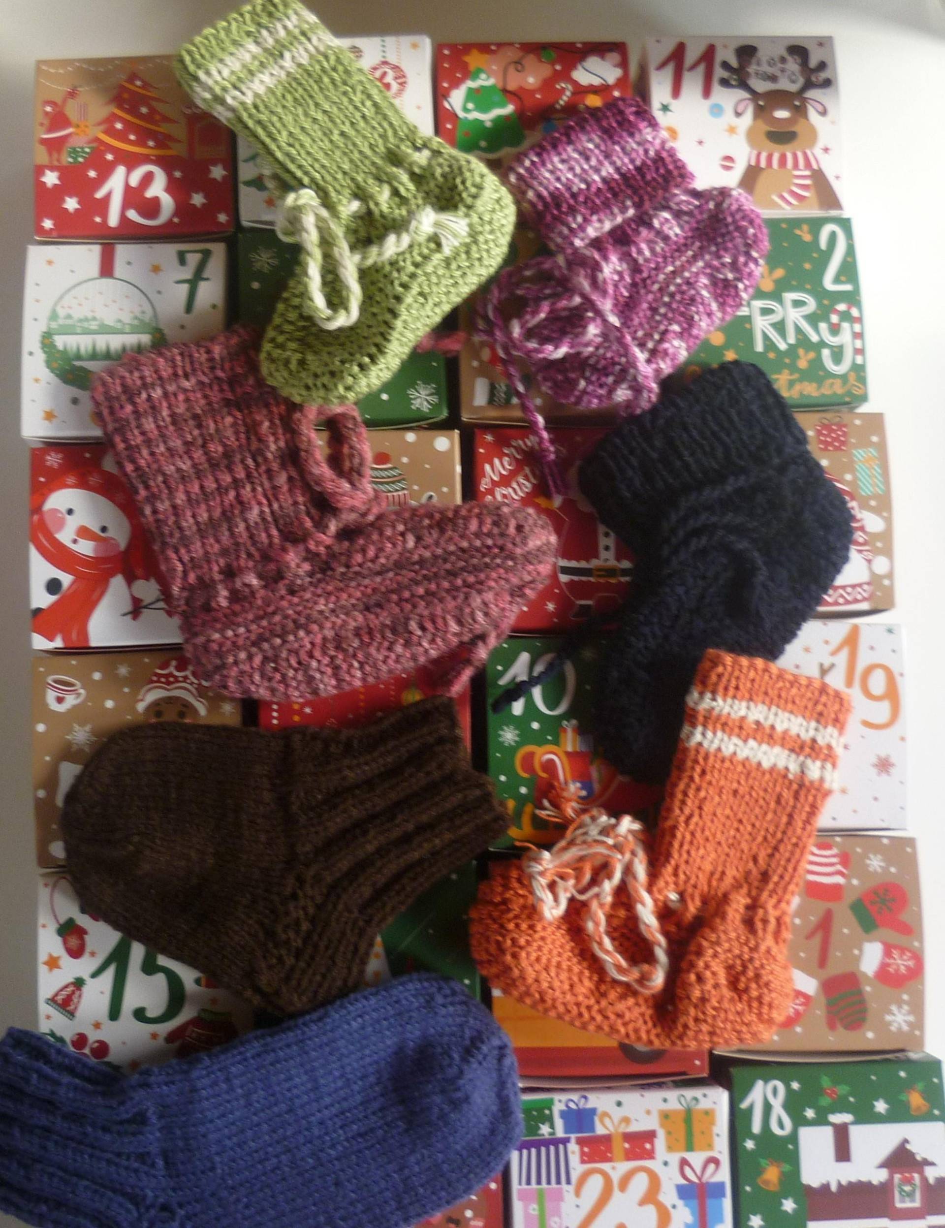 Sofert Lieferbar Babystrickschühchen Und Socken - Adventskalender von StrickschuhZauberfee