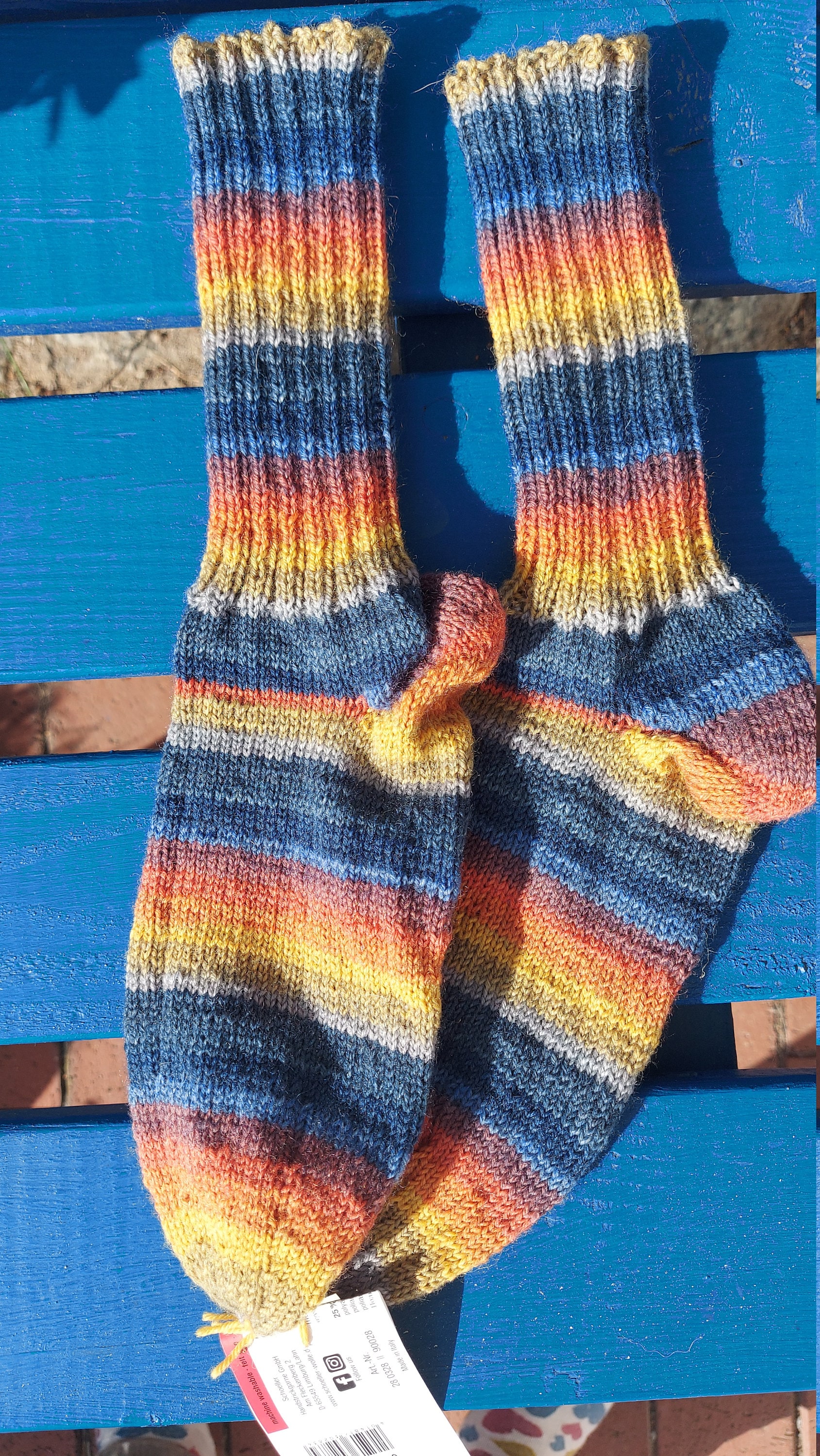Gr. 38/39, Handgestrickte Socken, Blau-Gelb-Orange-Bunt-Geringelt, Aus Wolle Fortissima Color. Langer Schaft Gr. 38/39, Handgestrickte Socken, Blau-Gelb-Orange-Bunt-Geringelt, Aus Wolle Fortissima Color. Langer Schaft von StrickstrumpfVonUte