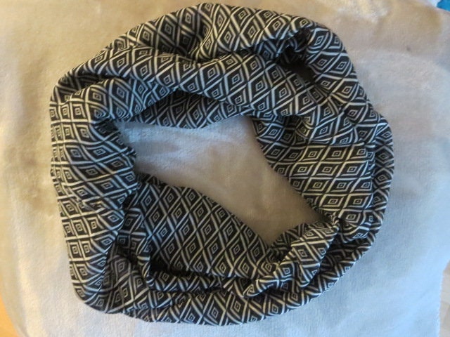 Dunkelblauer Loopschal Dunkelblauer Loopschal von StrickundCo