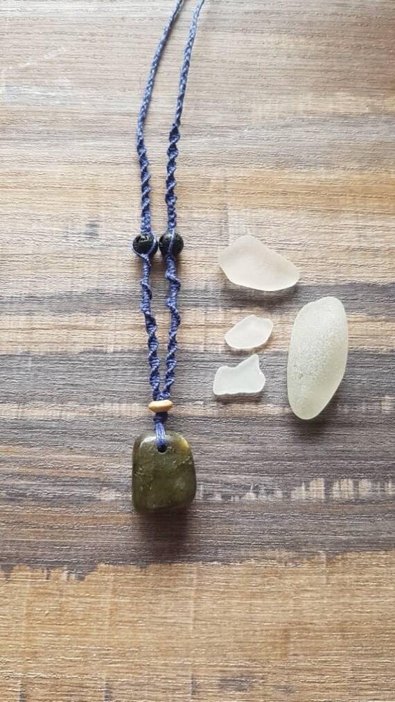 Labradorit Kette, Hanf Makramee Heilkette, Heilschmuck Labradorit Kette, Hanf Makramee Heilkette, Heilschmuck von StringandStone66