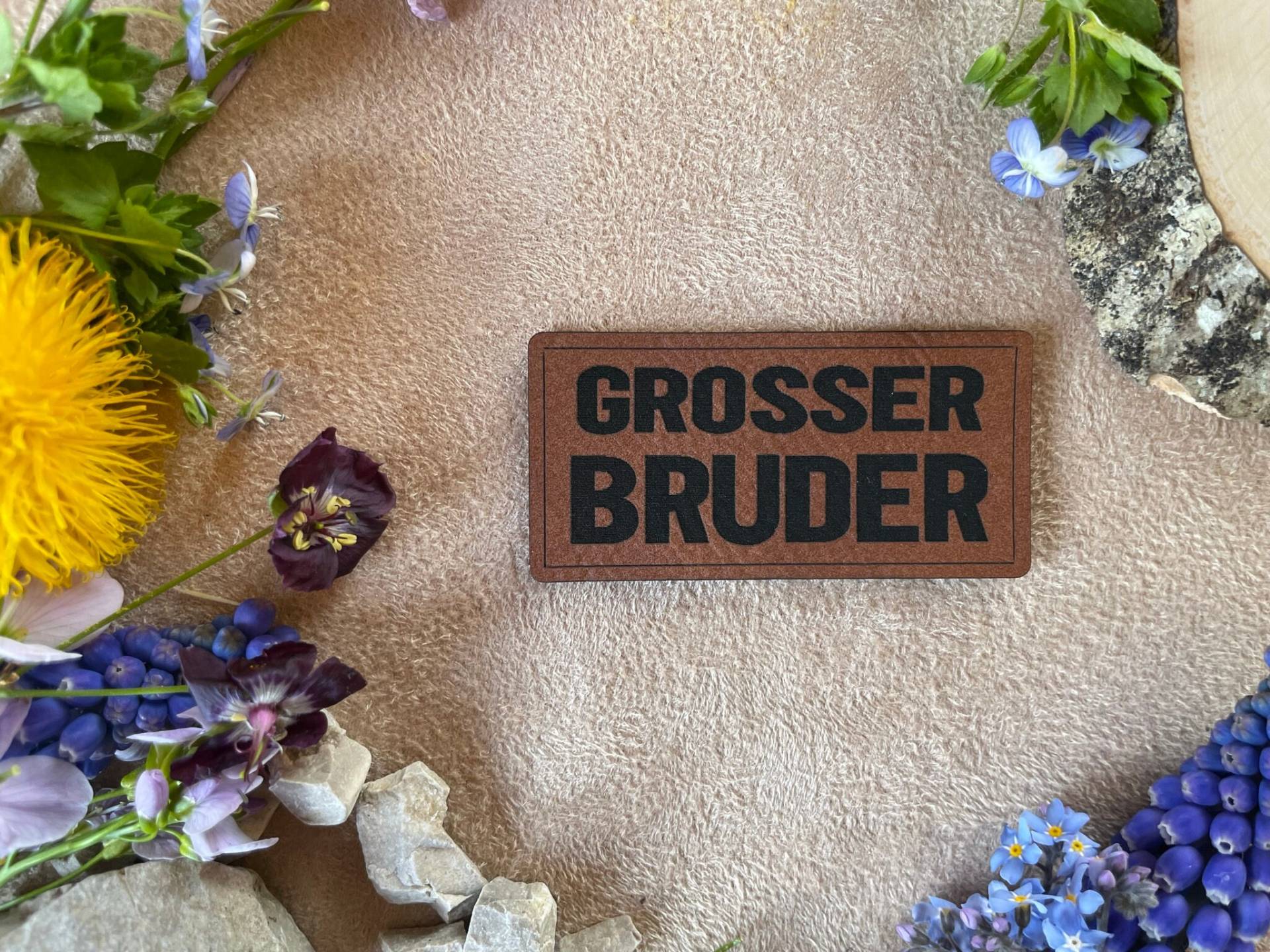Lederlabel #130 Grosser Bruder, Aufnäher, Patch, Label, Kunstleder Lederlabel #130 Grosser Bruder, Aufnäher, Patch, Label, Kunstleder von Stritzikistl