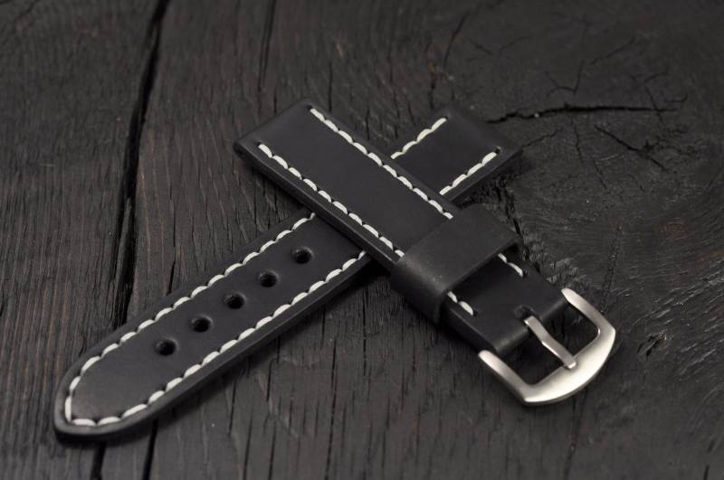 Handgefertigtes Leder Herren Uhrenarmband 16mm 18mm 20mm 21mm 22mm 24mm 26mm Schwarz von StrongHorseCraft