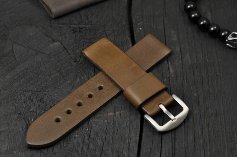 Handgefertigtes Leder Herren Uhrenarmband Oliv 18mm 20mm 21mm 22mm 24mm 26mm von StrongHorseCraft