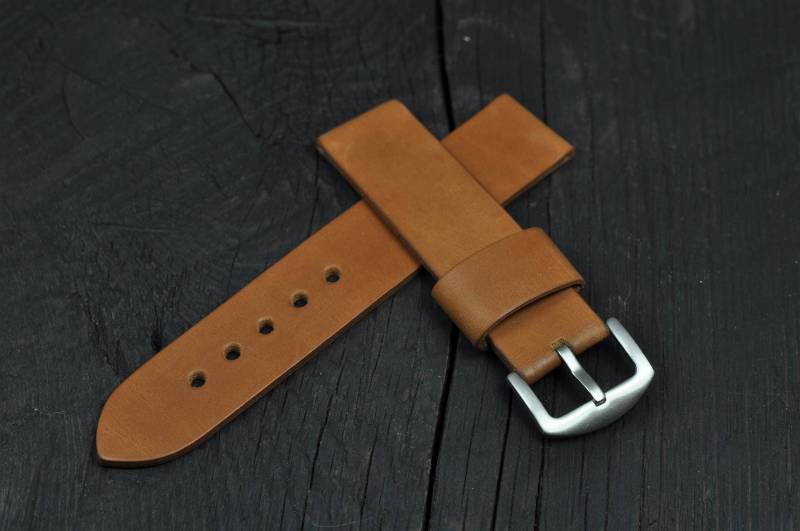 Handgefertigtes Leder Herren Uhrenarmband Tan 18mm 20mm 21mm 22mm 24mm 26mm von StrongHorseCraft
