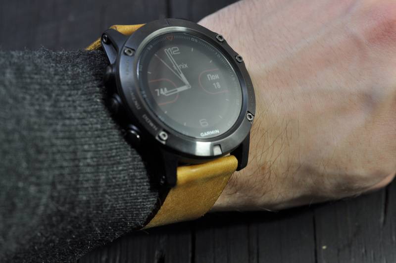 Handgefertigtes Lederarmband Für Die Garmin Fenix 3, Und 5/5S/5x Sportuhren Gelb von StrongHorseCraft