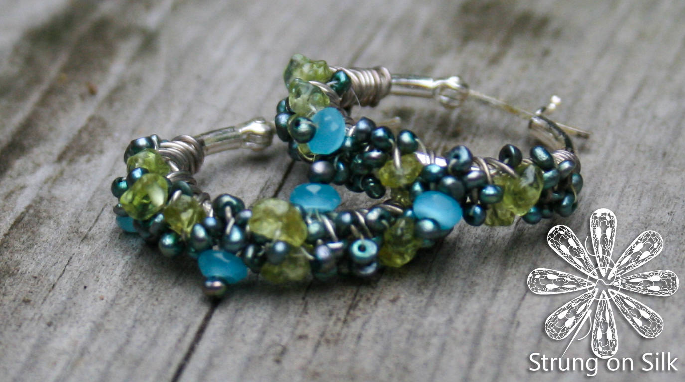 Hand Gewickelt, Silber, Peridot, Glas Und Perlen Creolen - Auf Bestellung Hand Gewickelt, Silber, Peridot, Glas Und Perlen Creolen - Auf Bestellung von StrungOnSilk