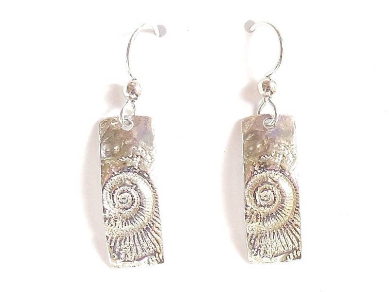 Ammonit Fossil Rechteck Ohrringe, Geologie Accessoire, Rock Hound Schmuck, Fossilien Replik, Geologen Geschenk von StuckOnSilver