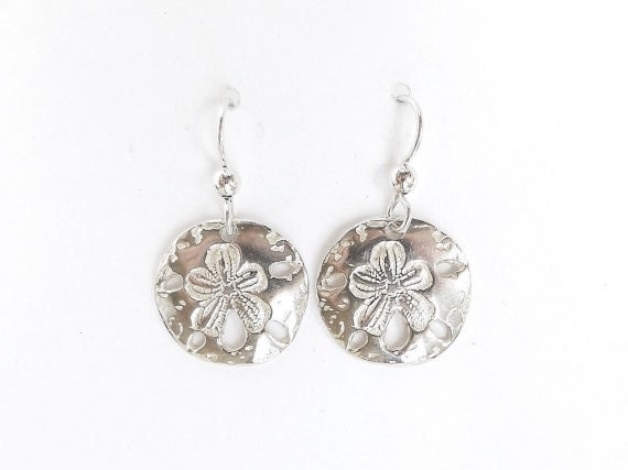 sterling Sand Dollar Ohrringe, Beach Schmuck, Ozean Geschenk, Kreuzfahrt Zubehör, Große Silberne Ohrringe Scuba, Schwimmer Geschenk von StuckOnSilver