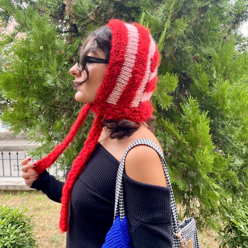 Mohair Gestreifte Wolle Strickmütze Rot Pink Winter Handgemachte Gehäkelte Haube von StudiOrigin