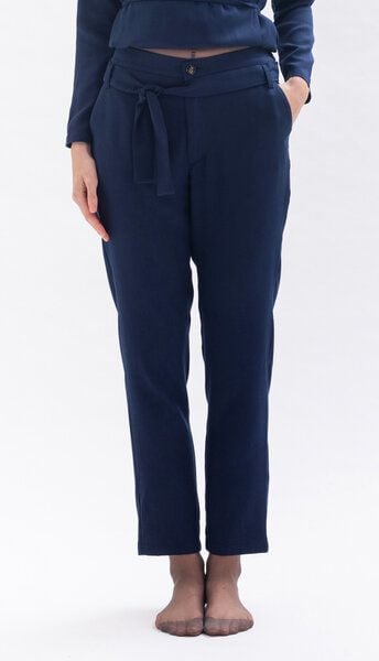 Studio Hertzberg Hose MA-RISAA mit Gürtel und elastischem Rückenbund aus Tencel in blau und schwarz von Studio Hertzberg