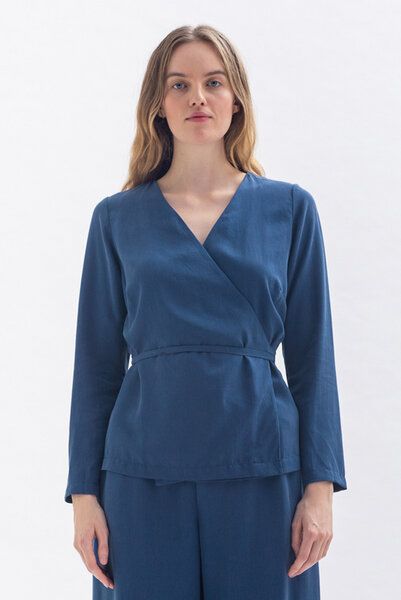 Studio Hertzberg Wickeltop *FRII-DAA* aus Tencel von Studio Hertzberg
