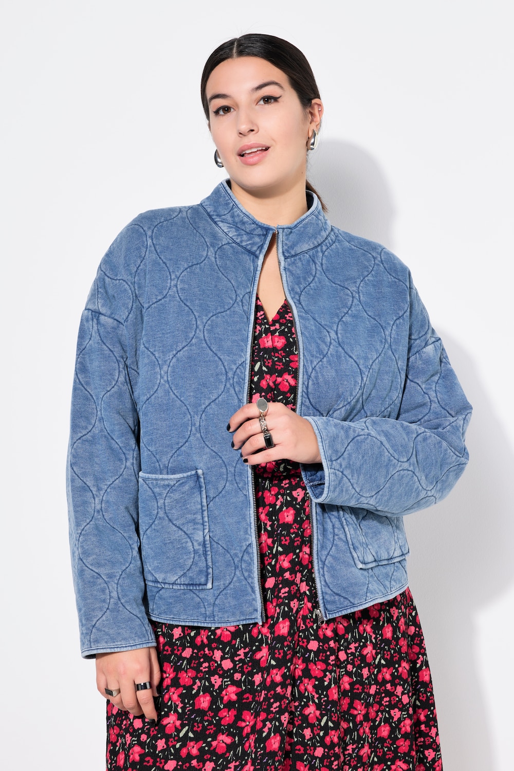 Große Größen Steppjacke, Damen, blau, Größe: 50/52, Polyester/Baumwolle/Leinen, Studio Untold Große Größen Steppjacke, Damen, blau, Größe: 50/52, Polyester/Baumwolle/Leinen, Studio Untold von Studio Untold