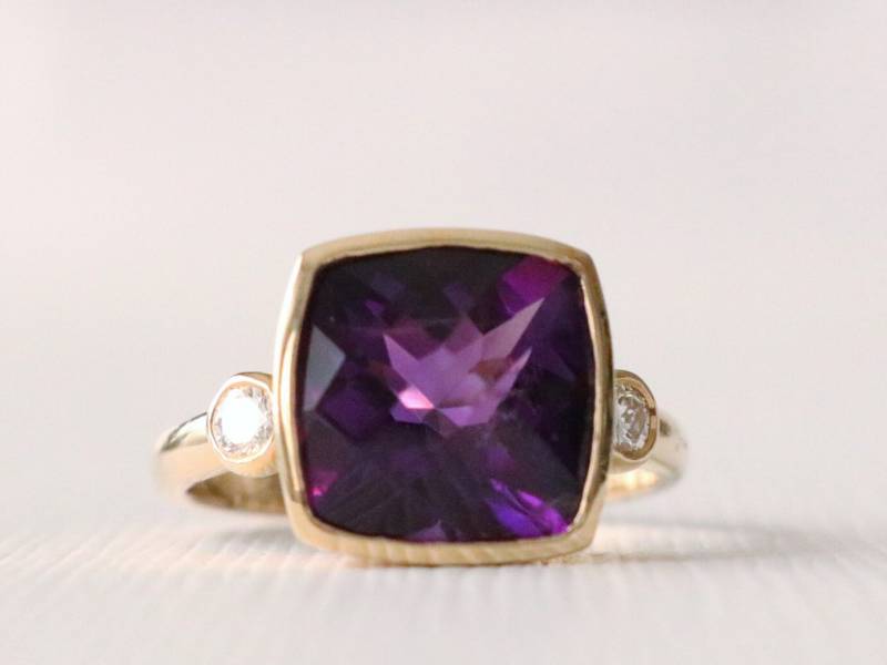 Kissen Amethyst Und Diamant Ring 14K Gelbgold Cocktail Ring von Studio1040