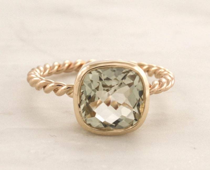 4 Cts. Kissen Salbei Grün Amethyst Drehring in 585Er Gelbgold von Studio1040