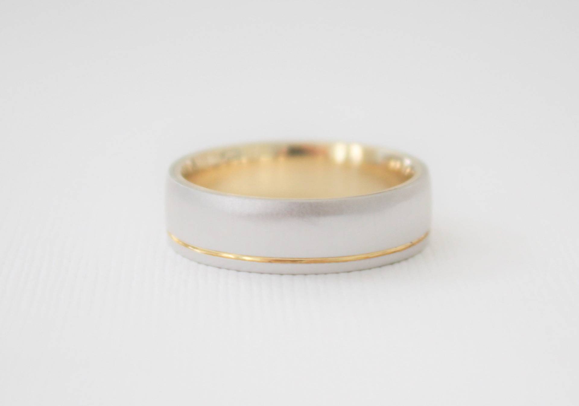 6 Mm 14K 2-Ton Gold Einlegearbeit Ehering von Studio1040