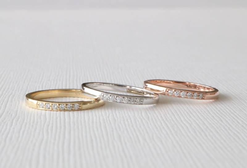 Drei Ring Set - Minimalist Pave "Diamond Eternity Bands in 14K Gold von Studio1040