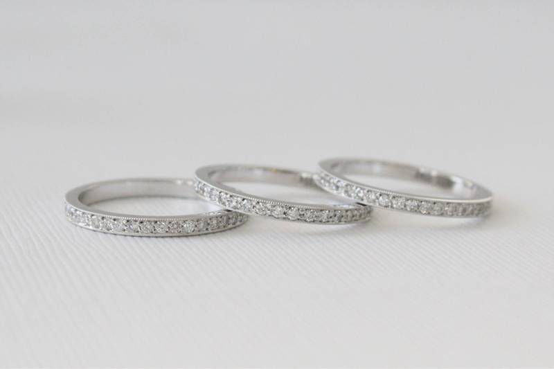 Full Eternity Pave "Diamant Milgrained Ring in 14K Weißgold von Studio1040