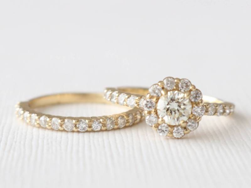 Gia 0.51 Ct Rund Diamant Halo Verlobungsring Set, 14K Gelbgold von Studio1040